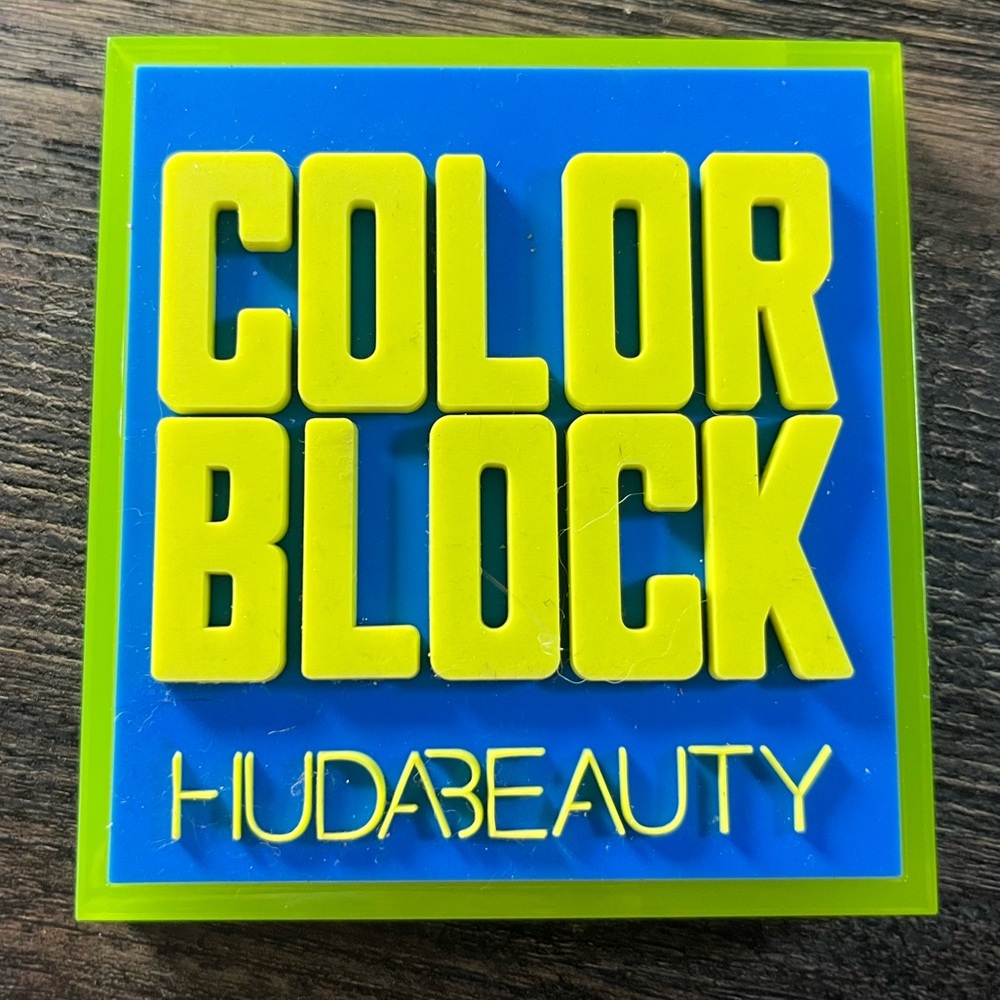 HUDA Beauty Color Block Blue Obsessions Palette- No longer sold